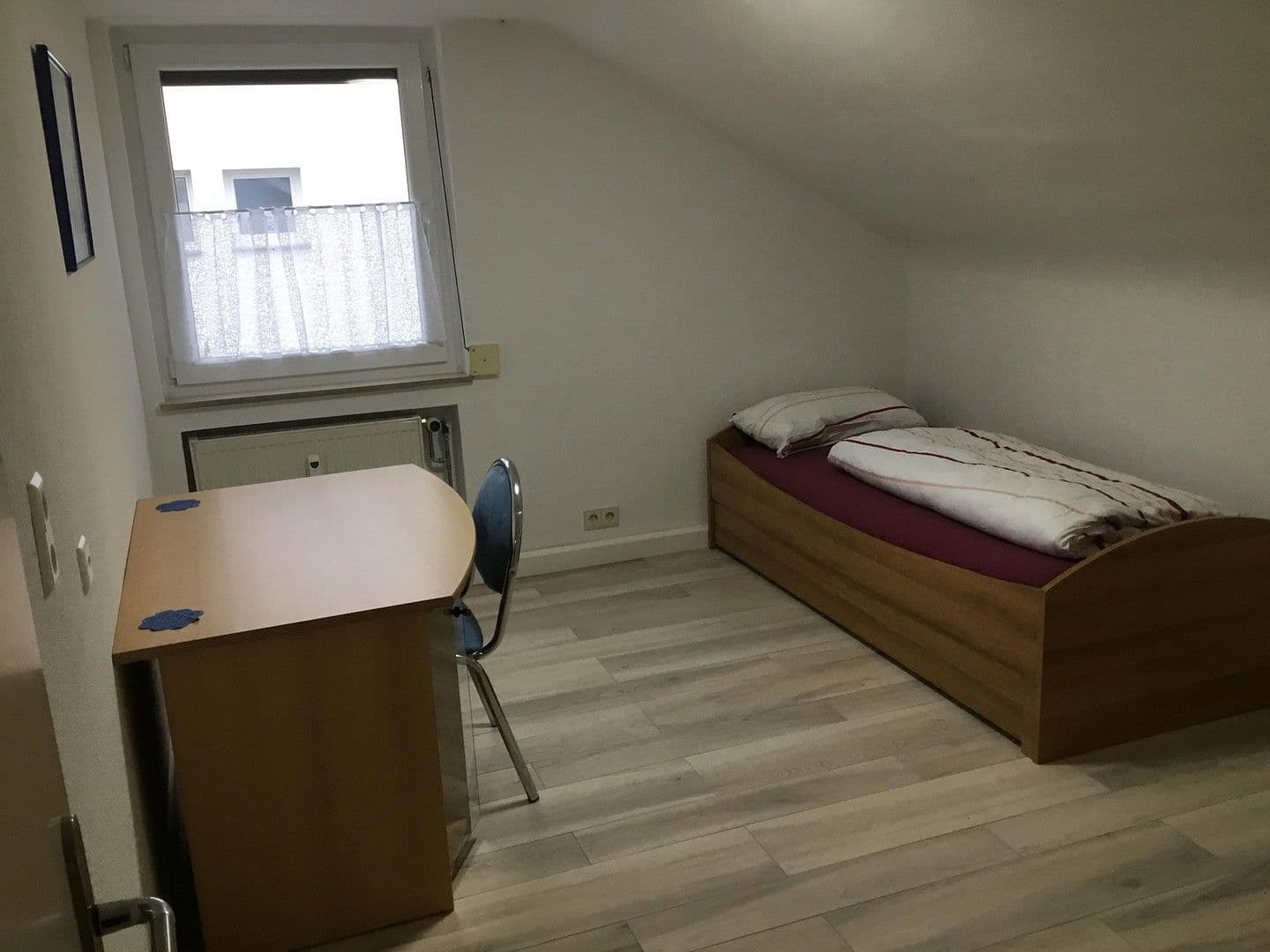 Pronájem bytu 1+1 15 m², Schrambergerstr.40, Schramberg, Bádensko-Württembersko Pronájem bytu 1+1 15 m², Schrambergerstr.40, Schramberg, Bádensko-Württembersko