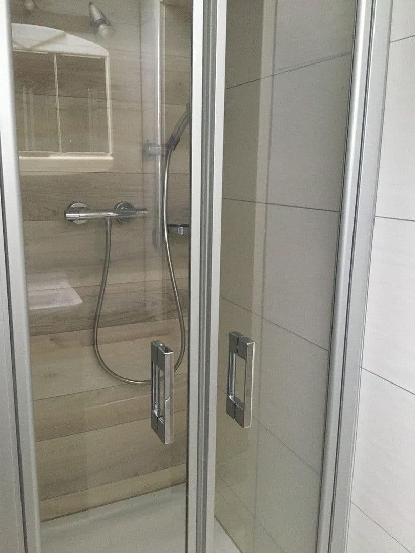 Pronájem bytu 1+1 15 m², Schrambergerstr.40, Schramberg, Bádensko-Württembersko Pronájem bytu 1+1 15 m², Schrambergerstr.40, Schramberg, Bádensko-Württembersko