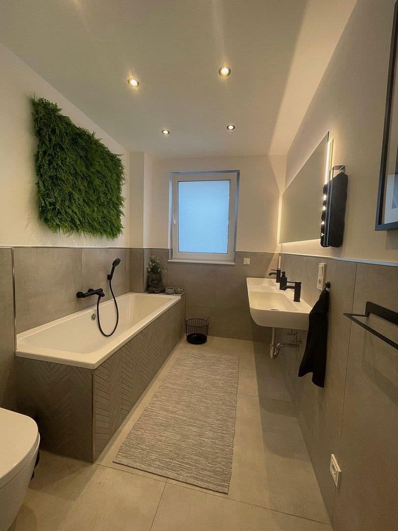 Pronájem bytu 4+1 113 m², Landwehrstraße 34, Solingen, Severní Porýní-Vestfálsko Pronájem bytu 4+1 113 m², Landwehrstraße 34, Solingen, Severní Porýní-Vestfálsko