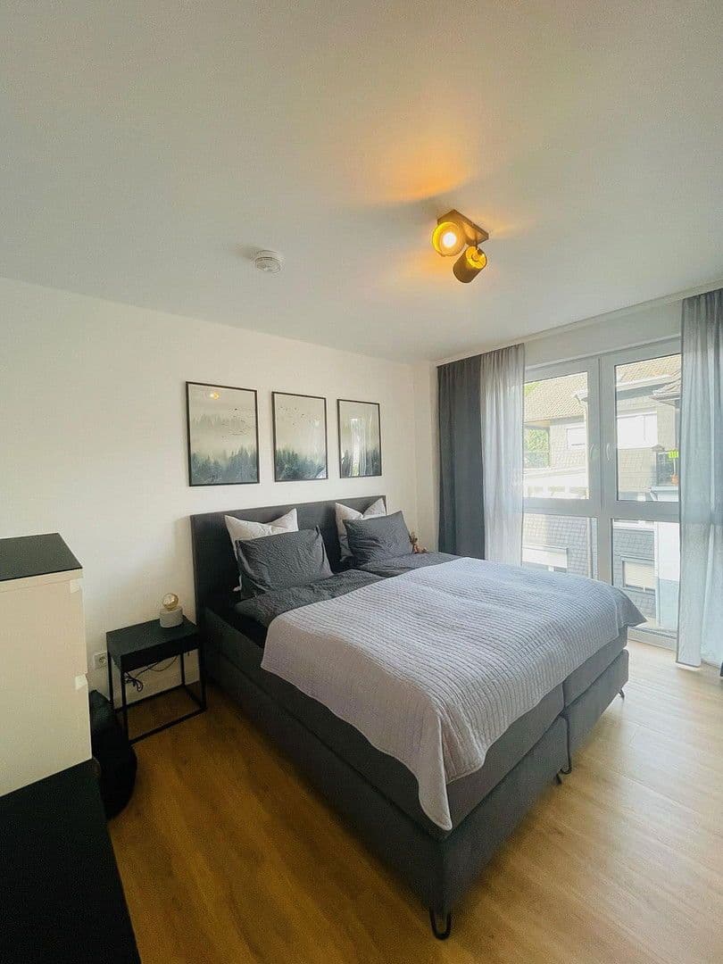 Pronájem bytu 4+1 113 m², Landwehrstraße 34, Solingen, Severní Porýní-Vestfálsko Pronájem bytu 4+1 113 m², Landwehrstraße 34, Solingen, Severní Porýní-Vestfálsko