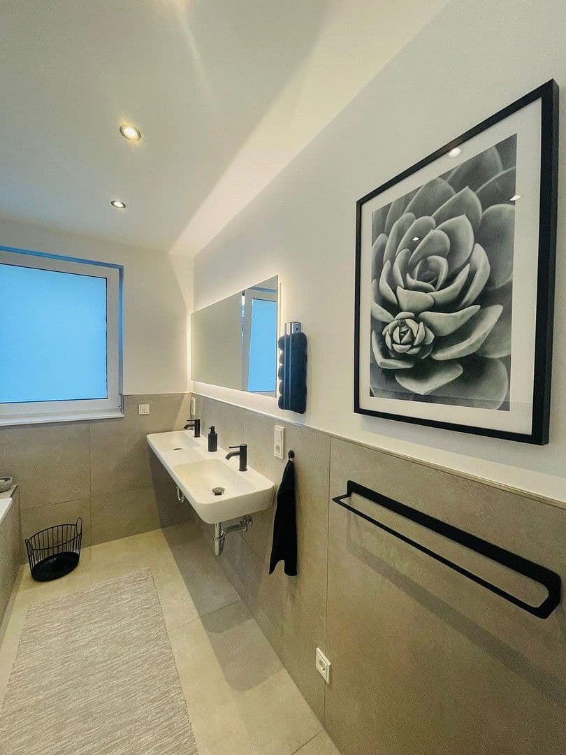 Pronájem bytu 4+1 113 m², Landwehrstraße 34, Solingen, Severní Porýní-Vestfálsko Pronájem bytu 4+1 113 m², Landwehrstraße 34, Solingen, Severní Porýní-Vestfálsko