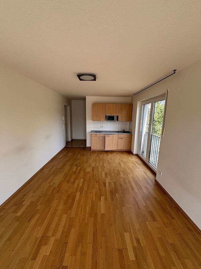Pronájem bytu 1+1 33 m², Erangen, Bavorsko Pronájem bytu 1+1 33 m², Erangen, Bavorsko
