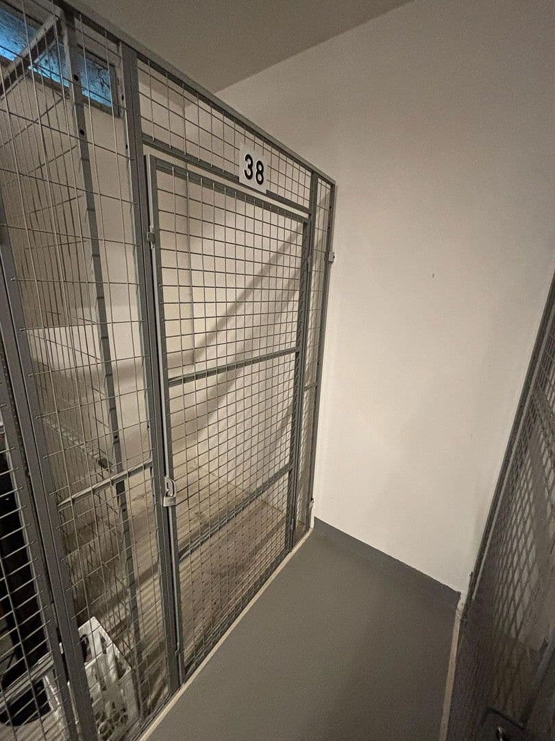 Pronájem bytu 1+1 33 m², Erangen, Bavorsko Pronájem bytu 1+1 33 m², Erangen, Bavorsko