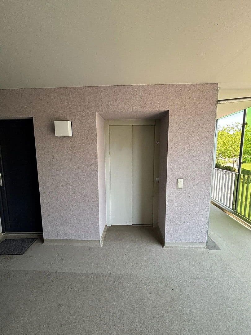 Pronájem bytu 1+1 33 m², Erangen, Bavorsko Pronájem bytu 1+1 33 m², Erangen, Bavorsko