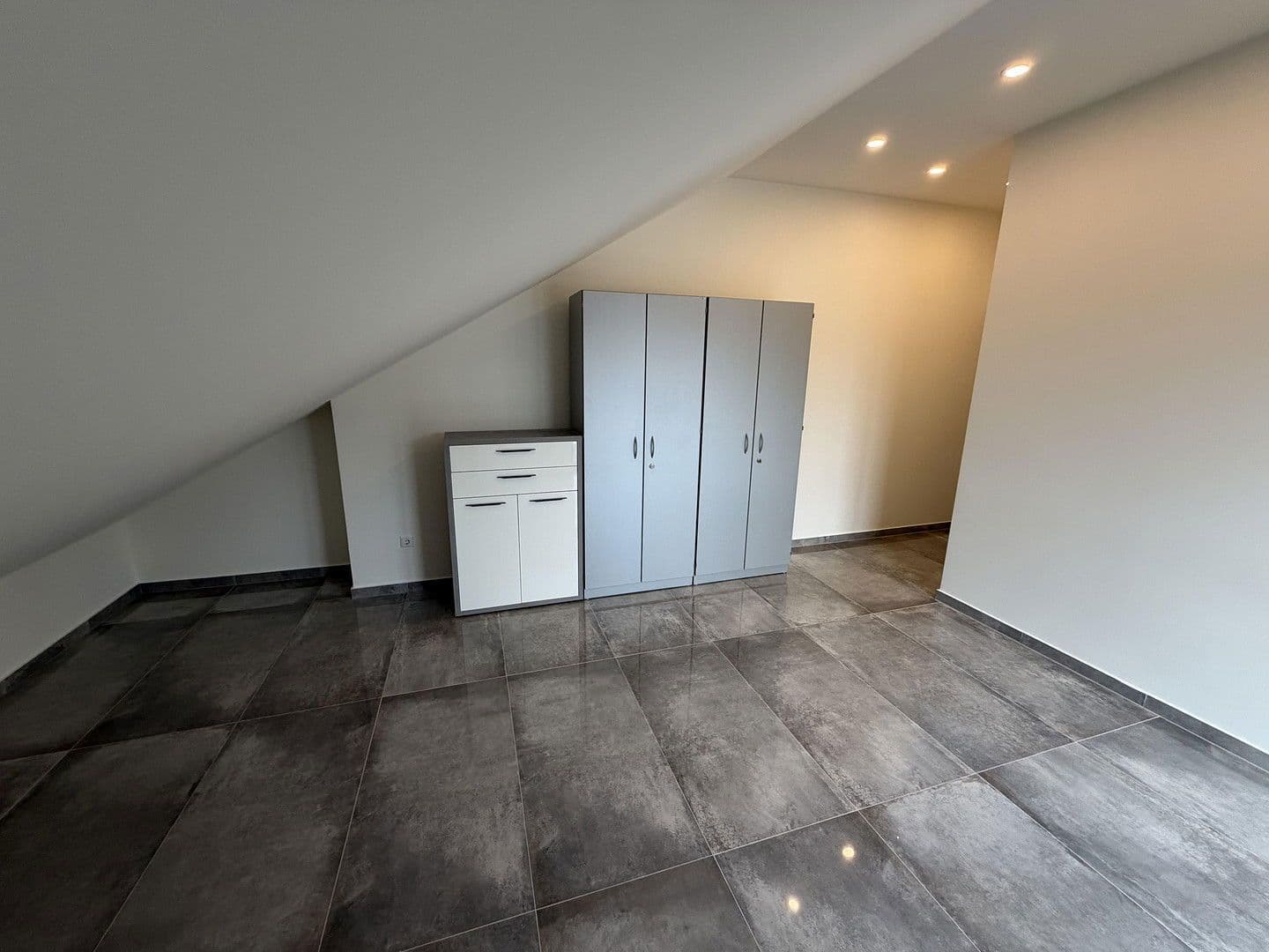 Prodej bytu 4+1 141 m², Wiesloch, Bádensko-Württembersko Prodej bytu 4+1 141 m², Wiesloch, Bádensko-Württembersko