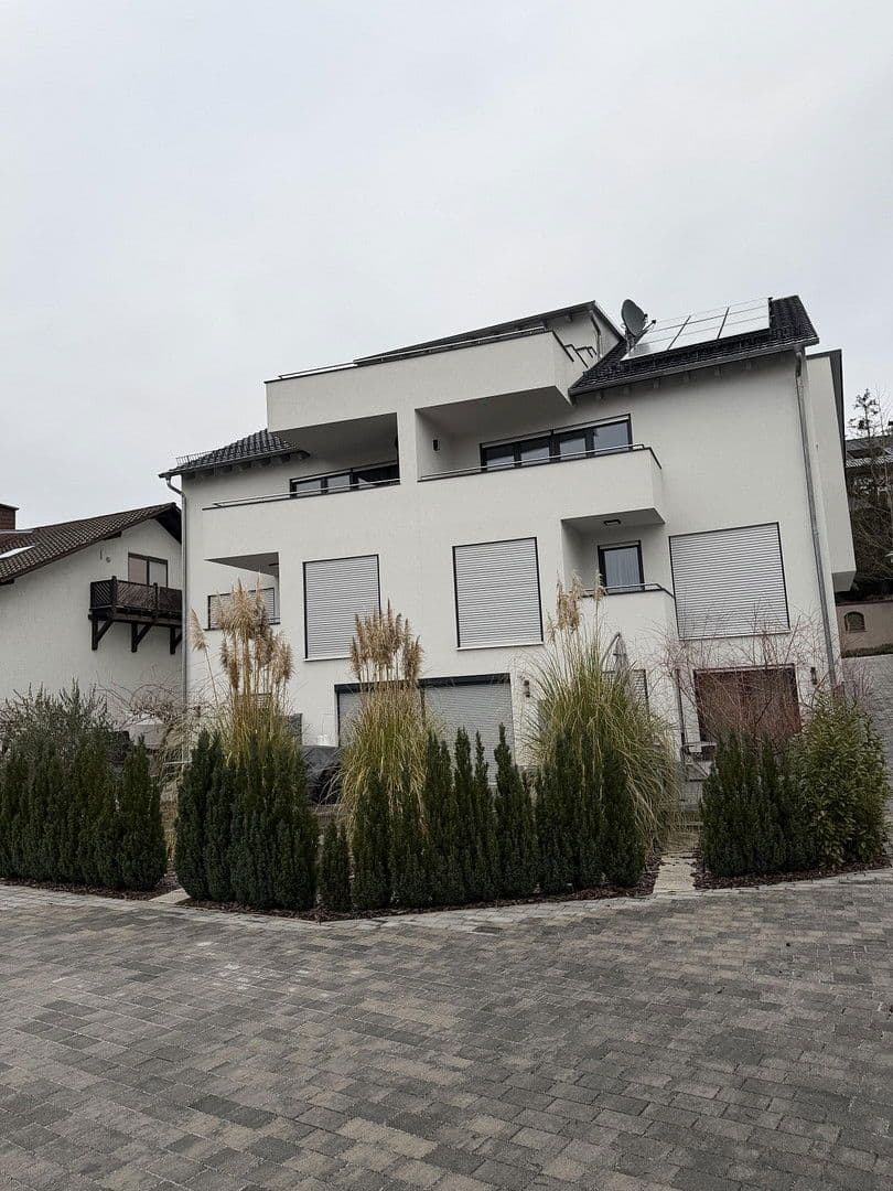 Prodej bytu 4+1 141 m², Wiesloch, Bádensko-Württembersko Prodej bytu 4+1 141 m², Wiesloch, Bádensko-Württembersko