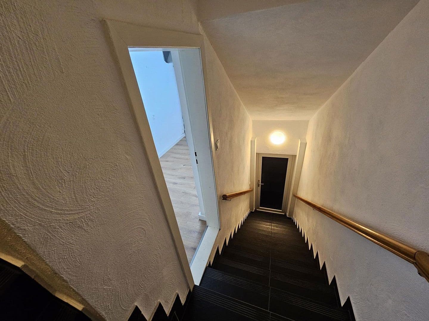 Pronájem bytu 2+1 65 m², Wendenstr. 26, Braunschweig, Dolní Sasko Pronájem bytu 2+1 65 m², Wendenstr. 26, Braunschweig, Dolní Sasko