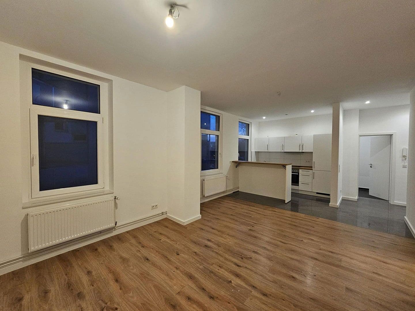 Pronájem bytu 2+1 65 m², Wendenstr. 26, Braunschweig, Dolní Sasko Pronájem bytu 2+1 65 m², Wendenstr. 26, Braunschweig, Dolní Sasko