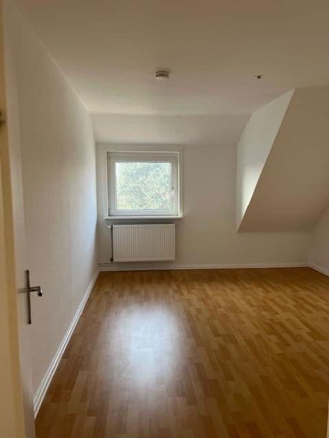 Pronájem bytu 3+1 81 m², Nibourstaße 9, Hameln, Dolní Sasko Pronájem bytu 3+1 81 m², Nibourstaße 9, Hameln, Dolní Sasko