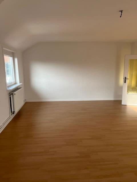 Pronájem bytu 3+1 81 m², Nibourstaße 9, Hameln, Dolní Sasko Pronájem bytu 3+1 81 m², Nibourstaße 9, Hameln, Dolní Sasko