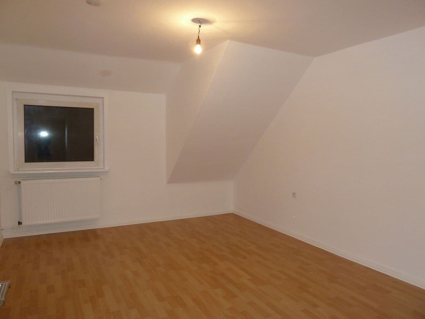 Pronájem bytu 3+1 81 m², Nibourstaße 9, Hameln, Dolní Sasko Pronájem bytu 3+1 81 m², Nibourstaße 9, Hameln, Dolní Sasko