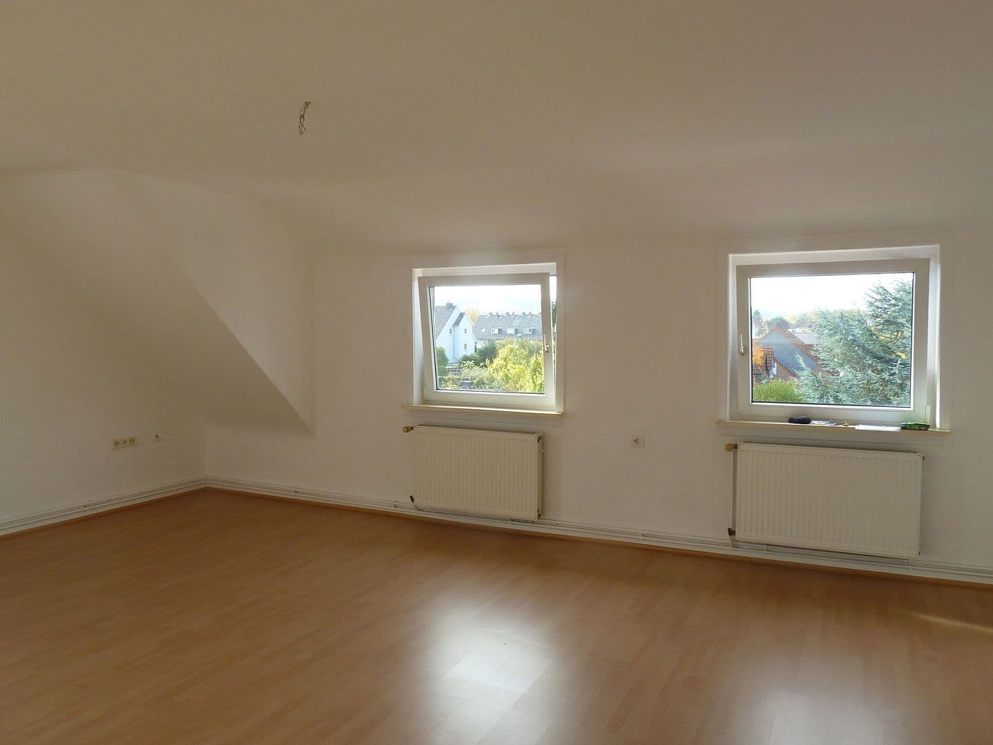 Pronájem bytu 3+1 81 m², Nibourstaße 9, Hameln, Dolní Sasko Pronájem bytu 3+1 81 m², Nibourstaße 9, Hameln, Dolní Sasko