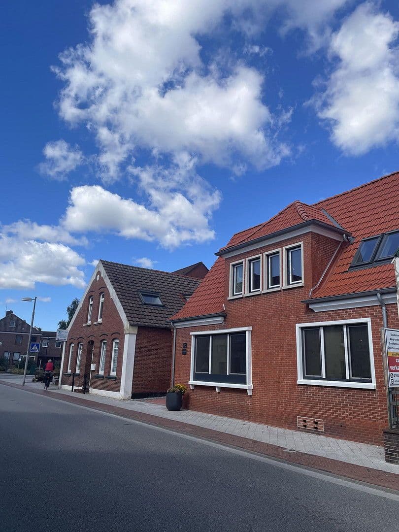 Prodej domu 750 m², pozemek 1.179 m², Hauptstraße 50 A, Hage, Dolní Sasko Prodej domu 750 m², pozemek 1.179 m², Hauptstraße 50 A, Hage, Dolní Sasko