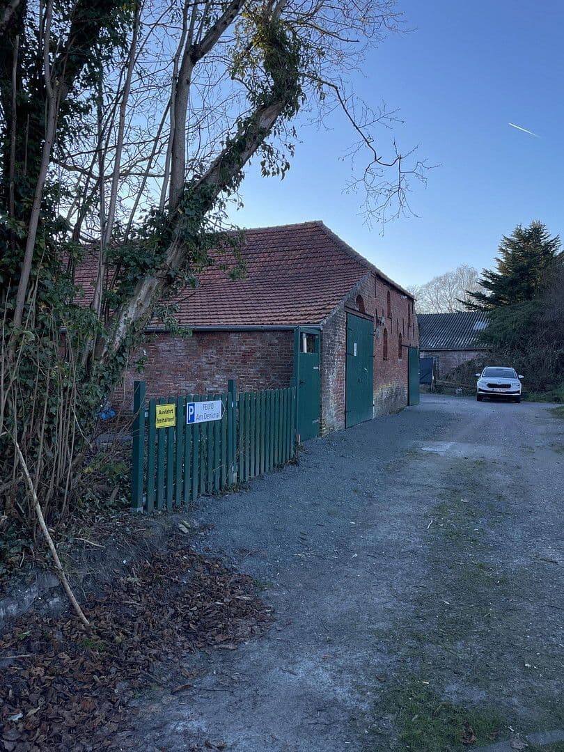 Prodej domu 750 m², pozemek 1.179 m², Hauptstraße 50 A, Hage, Dolní Sasko Prodej domu 750 m², pozemek 1.179 m², Hauptstraße 50 A, Hage, Dolní Sasko