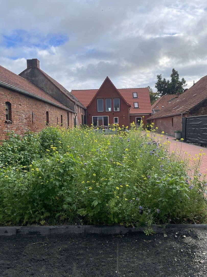 Prodej domu 750 m², pozemek 1.179 m², Hauptstraße 50 A, Hage, Dolní Sasko Prodej domu 750 m², pozemek 1.179 m², Hauptstraße 50 A, Hage, Dolní Sasko