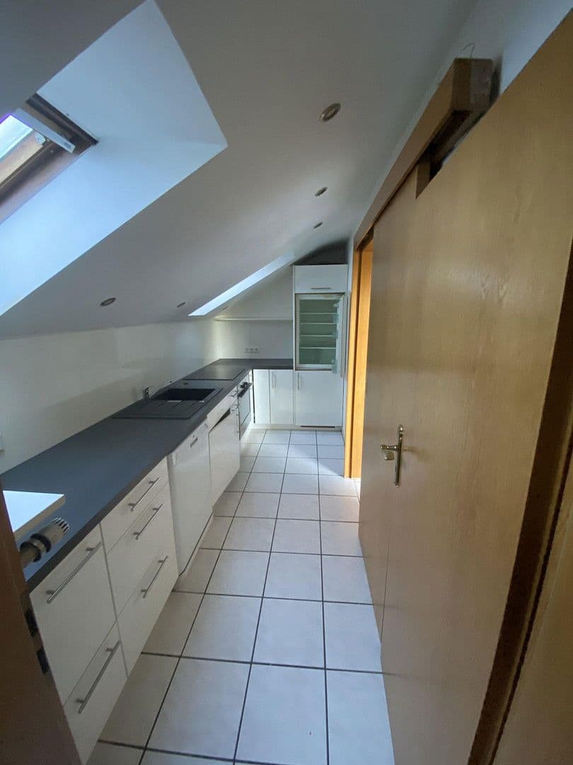 Prodej domu 220 m², pozemek 881 m², Gaugraf-Zeisolf-Str. 3, Sinsheim, Bádensko-Württembersko Prodej domu 220 m², pozemek 881 m², Gaugraf-Zeisolf-Str. 3, Sinsheim, Bádensko-Württembersko