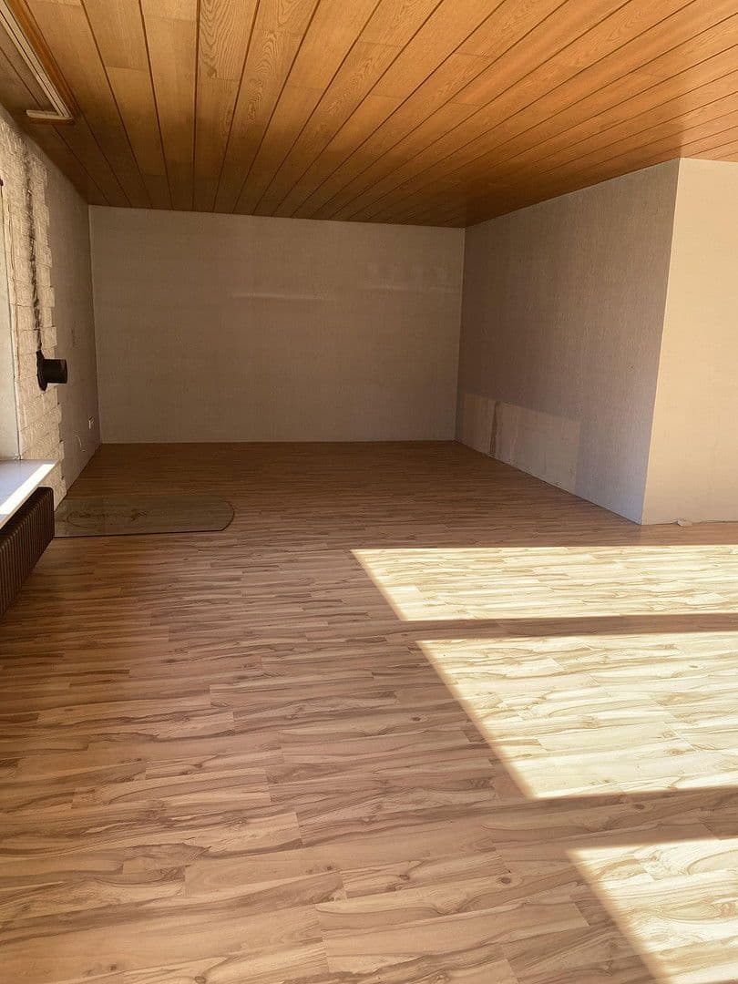 Prodej domu 220 m², pozemek 881 m², Gaugraf-Zeisolf-Str. 3, Sinsheim, Bádensko-Württembersko Prodej domu 220 m², pozemek 881 m², Gaugraf-Zeisolf-Str. 3, Sinsheim, Bádensko-Württembersko