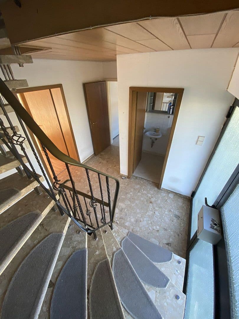 Prodej domu 220 m², pozemek 881 m², Gaugraf-Zeisolf-Str. 3, Sinsheim, Bádensko-Württembersko Prodej domu 220 m², pozemek 881 m², Gaugraf-Zeisolf-Str. 3, Sinsheim, Bádensko-Württembersko