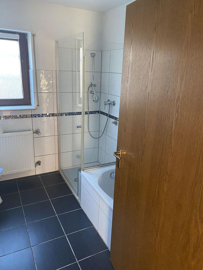 Prodej domu 220 m², pozemek 881 m², Gaugraf-Zeisolf-Str. 3, Sinsheim, Bádensko-Württembersko Prodej domu 220 m², pozemek 881 m², Gaugraf-Zeisolf-Str. 3, Sinsheim, Bádensko-Württembersko