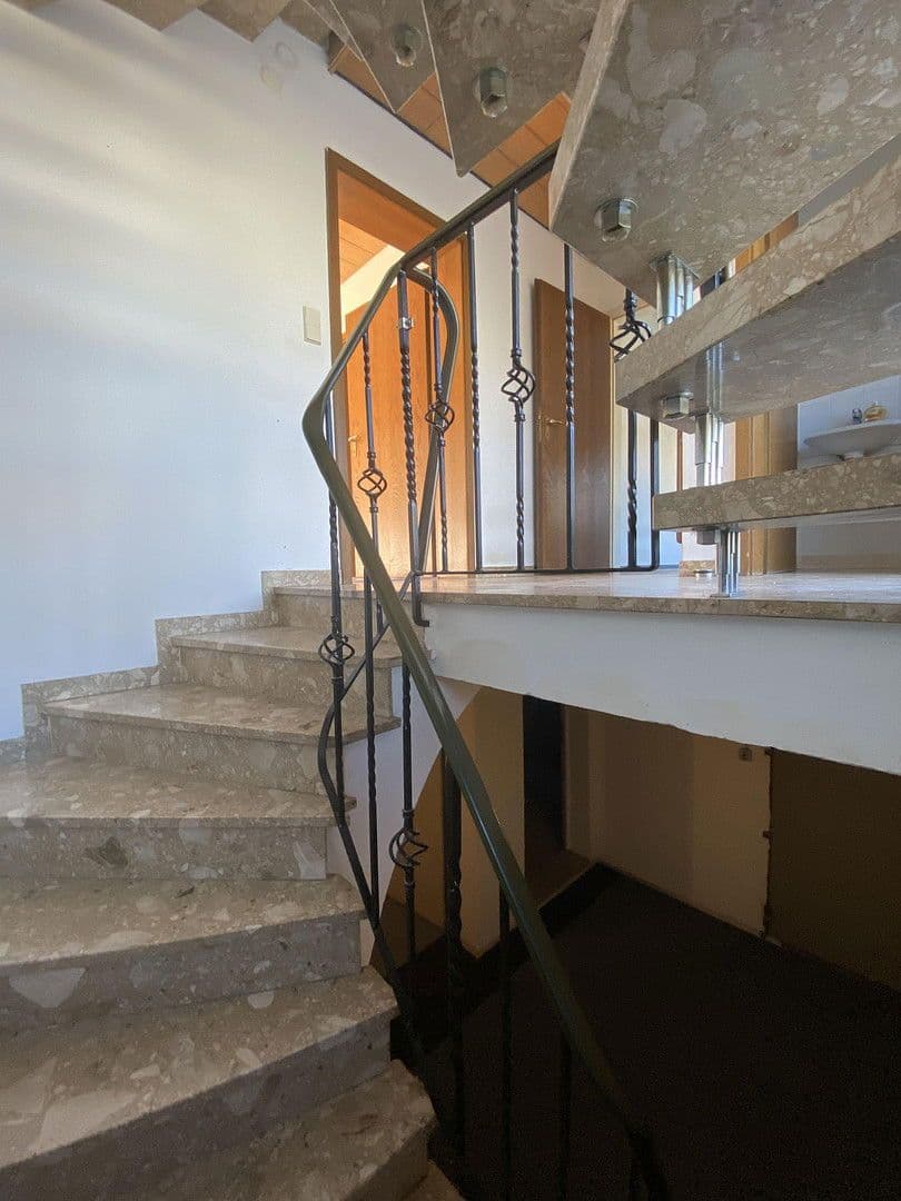 Prodej domu 220 m², pozemek 881 m², Gaugraf-Zeisolf-Str. 3, Sinsheim, Bádensko-Württembersko Prodej domu 220 m², pozemek 881 m², Gaugraf-Zeisolf-Str. 3, Sinsheim, Bádensko-Württembersko