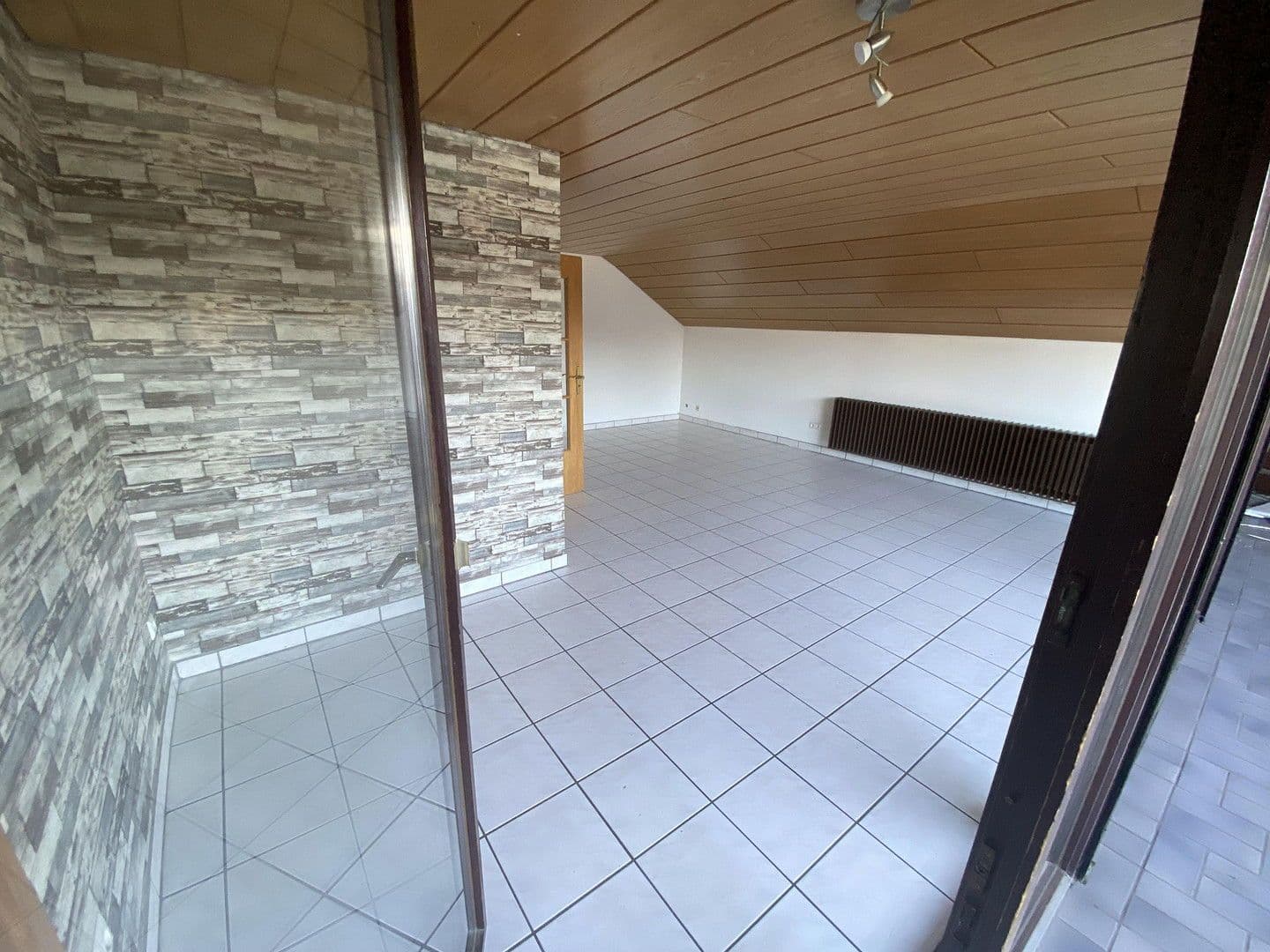 Prodej domu 220 m², pozemek 881 m², Gaugraf-Zeisolf-Str. 3, Sinsheim, Bádensko-Württembersko Prodej domu 220 m², pozemek 881 m², Gaugraf-Zeisolf-Str. 3, Sinsheim, Bádensko-Württembersko