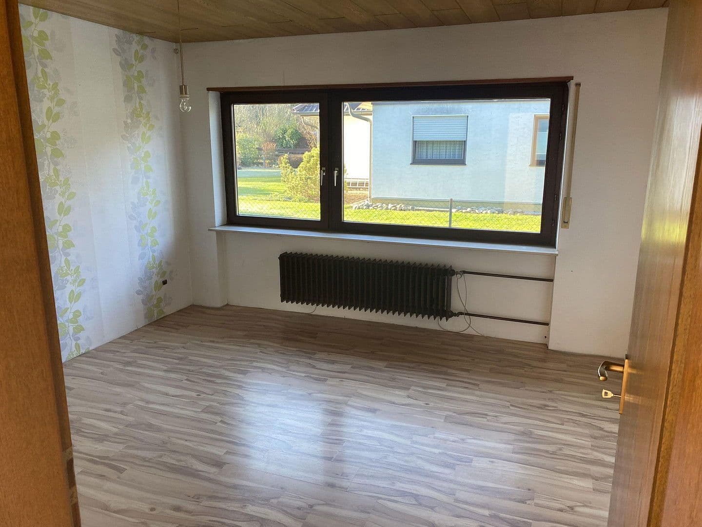 Prodej domu 220 m², pozemek 881 m², Gaugraf-Zeisolf-Str. 3, Sinsheim, Bádensko-Württembersko Prodej domu 220 m², pozemek 881 m², Gaugraf-Zeisolf-Str. 3, Sinsheim, Bádensko-Württembersko