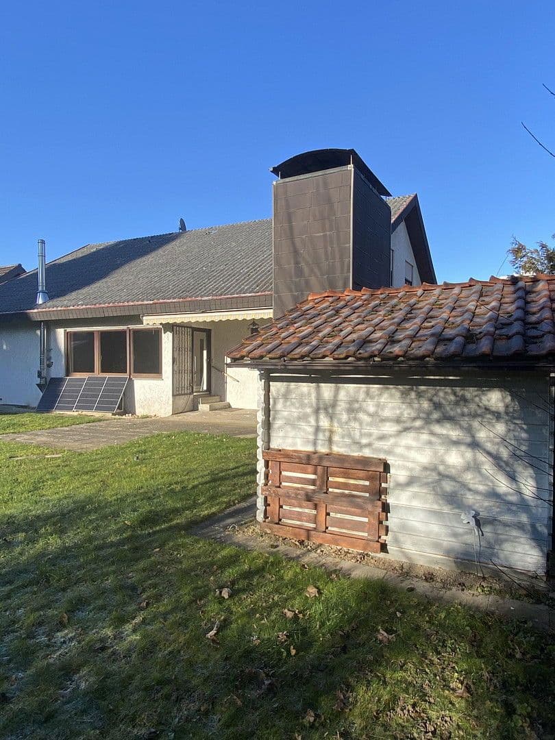 Prodej domu 220 m², pozemek 881 m², Gaugraf-Zeisolf-Str. 3, Sinsheim, Bádensko-Württembersko Prodej domu 220 m², pozemek 881 m², Gaugraf-Zeisolf-Str. 3, Sinsheim, Bádensko-Württembersko