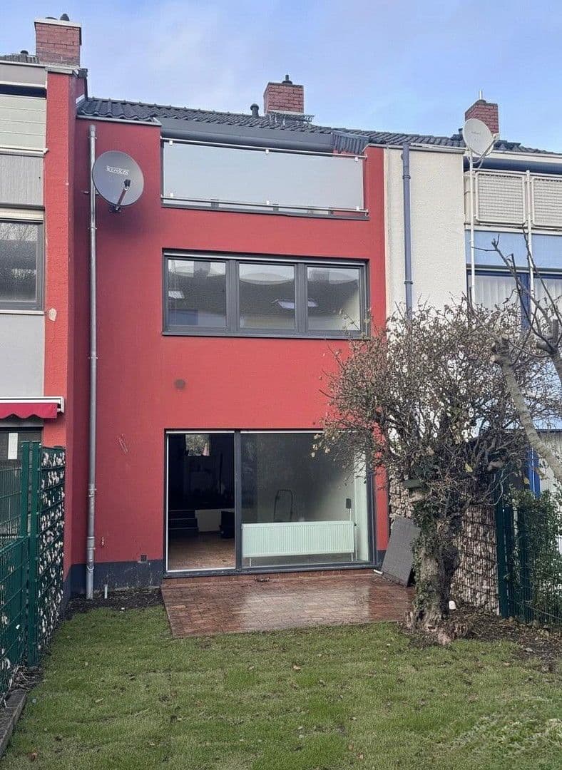 Pronájem domu 120 m², pozemek 172 m², Bensheim, Hessen Pronájem domu 120 m², pozemek 172 m², Bensheim, Hessen