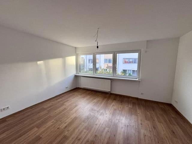 Pronájem domu 120 m², pozemek 172 m², Bensheim, Hessen Pronájem domu 120 m², pozemek 172 m², Bensheim, Hessen