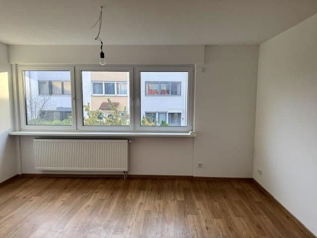 Pronájem domu 120 m², pozemek 172 m², Bensheim, Hessen Pronájem domu 120 m², pozemek 172 m², Bensheim, Hessen