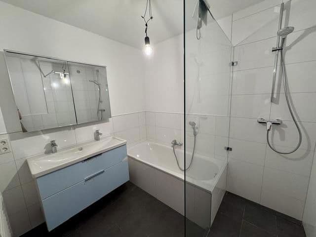 Pronájem domu 120 m², pozemek 172 m², Bensheim, Hessen Pronájem domu 120 m², pozemek 172 m², Bensheim, Hessen