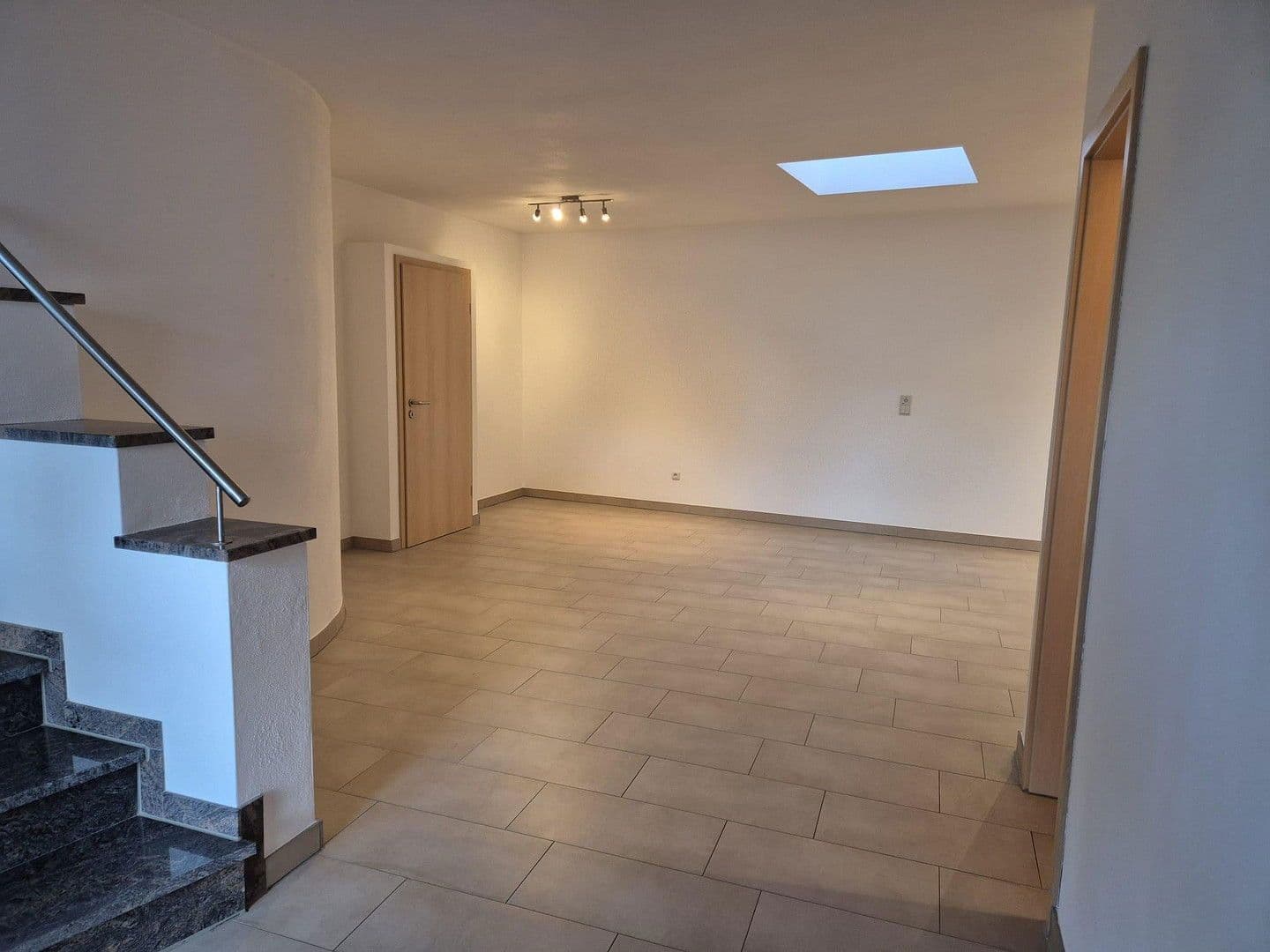 Pronájem kanceláře 150 m², Schwindegg, Bavorsko Pronájem kanceláře 150 m², Schwindegg, Bavorsko