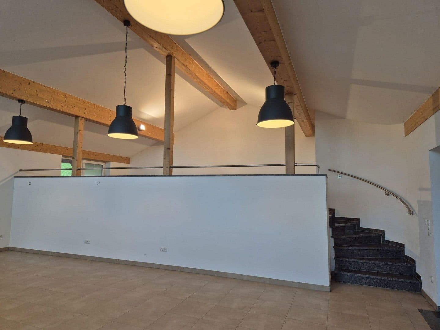 Pronájem kanceláře 150 m², Schwindegg, Bavorsko Pronájem kanceláře 150 m², Schwindegg, Bavorsko