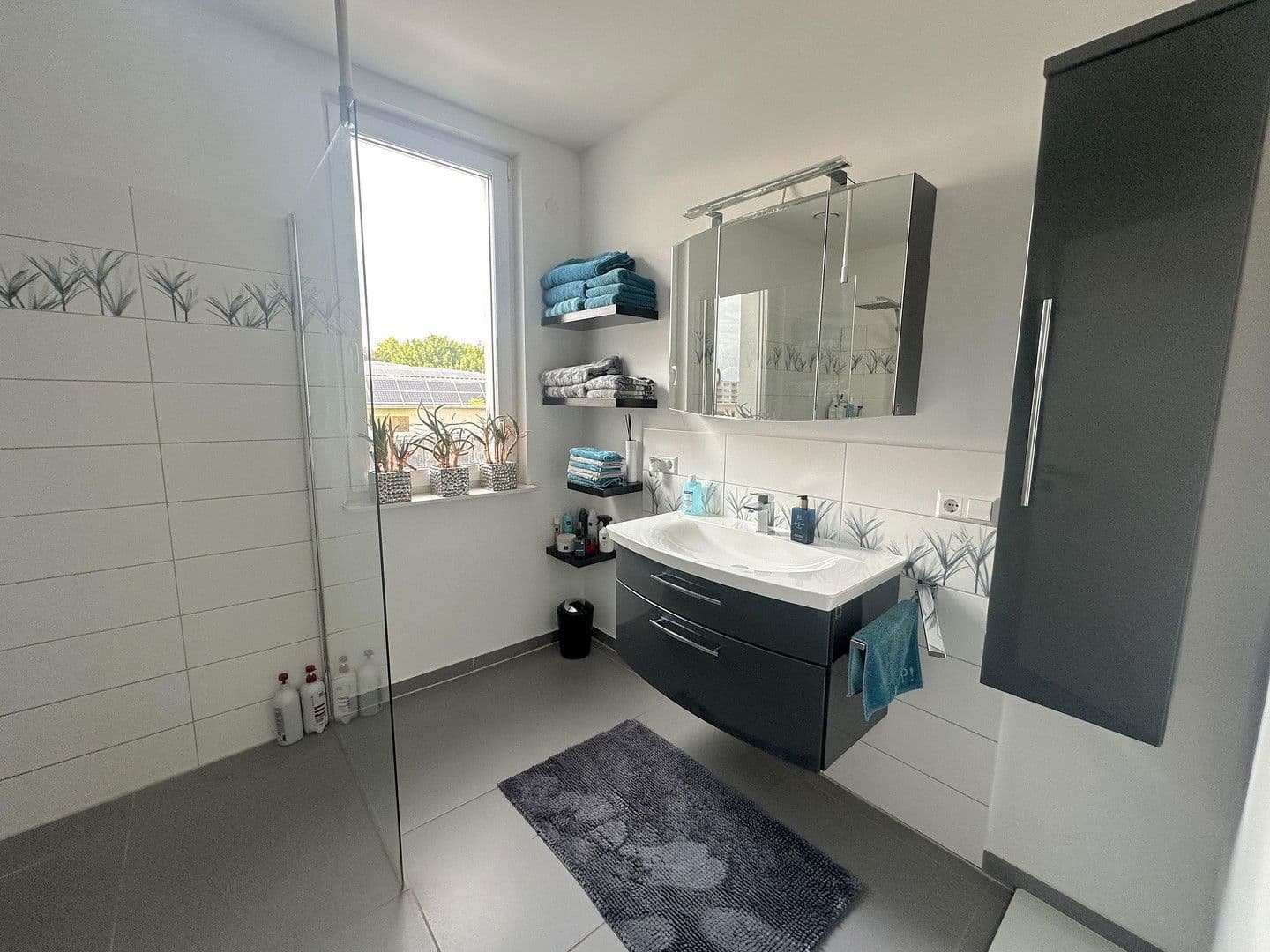 Prodej domu 578 m², pozemek 605 m², Lise-Meitner Straße 7, Hildesheim, Dolní Sasko Prodej domu 578 m², pozemek 605 m², Lise-Meitner Straße 7, Hildesheim, Dolní Sasko