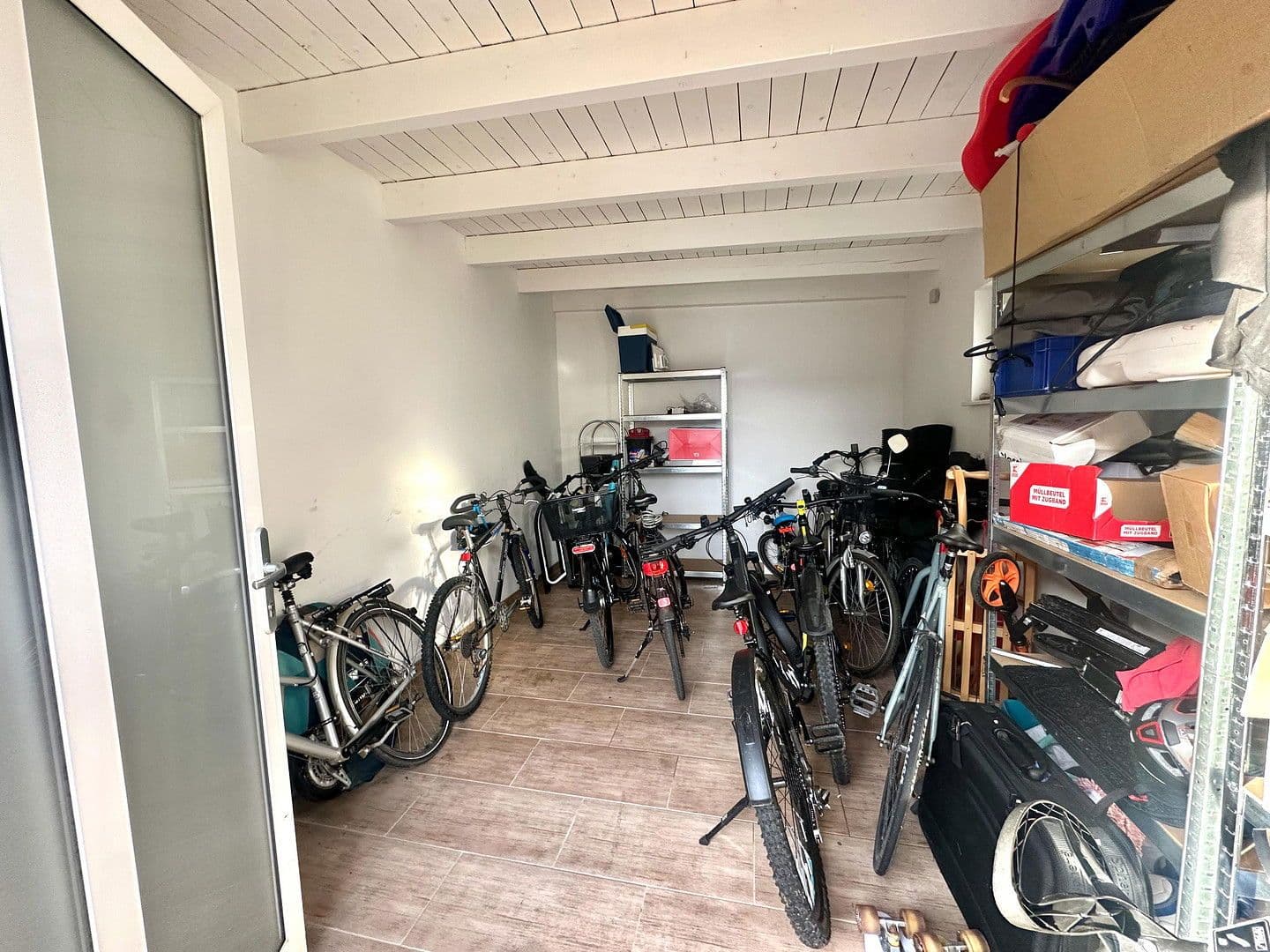 Prodej domu 578 m², pozemek 605 m², Lise-Meitner Straße 7, Hildesheim, Dolní Sasko Prodej domu 578 m², pozemek 605 m², Lise-Meitner Straße 7, Hildesheim, Dolní Sasko