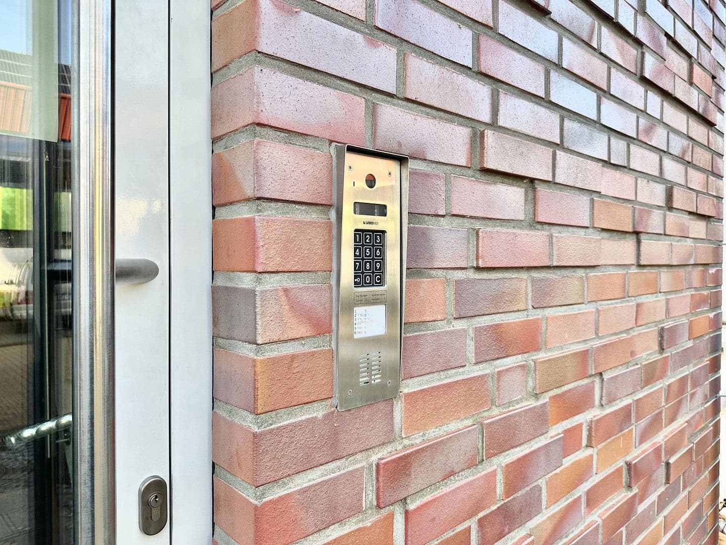 Prodej domu 578 m², pozemek 605 m², Lise-Meitner Straße 7, Hildesheim, Dolní Sasko Prodej domu 578 m², pozemek 605 m², Lise-Meitner Straße 7, Hildesheim, Dolní Sasko