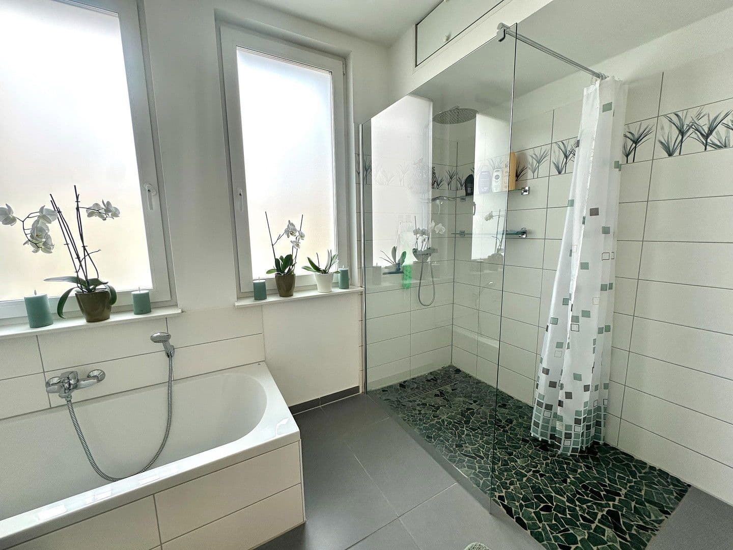 Prodej domu 578 m², pozemek 605 m², Lise-Meitner Straße 7, Hildesheim, Dolní Sasko Prodej domu 578 m², pozemek 605 m², Lise-Meitner Straße 7, Hildesheim, Dolní Sasko