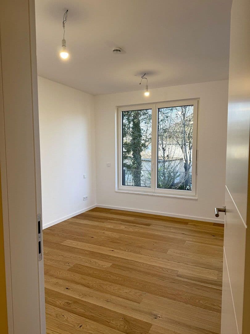 Pronájem bytu 3+1 102 m², Fürstenackerstr. 42, München, Bavorsko Pronájem bytu 3+1 102 m², Fürstenackerstr. 42, München, Bavorsko