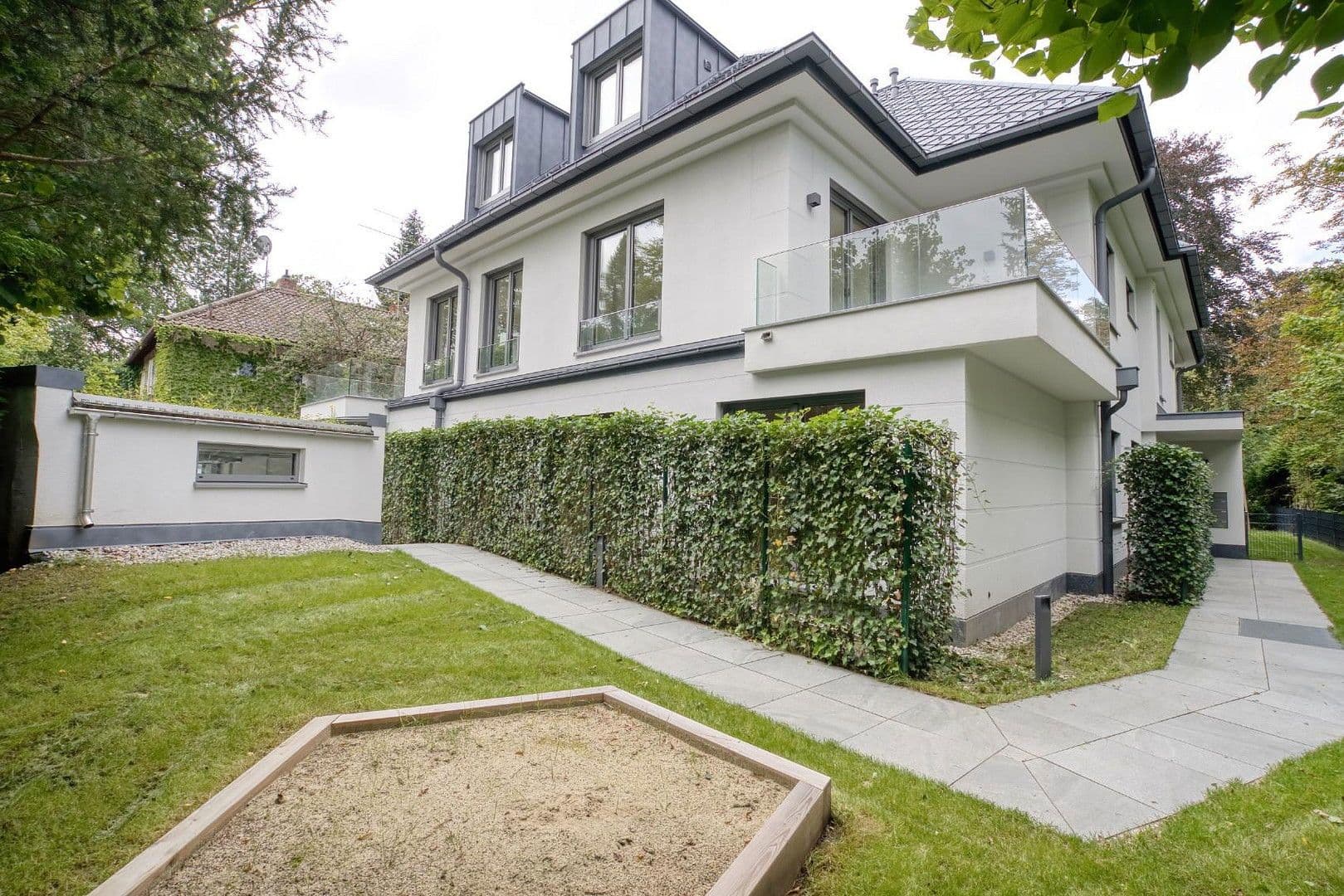 Pronájem bytu 3+1 102 m², Fürstenackerstr. 42, München, Bavorsko Pronájem bytu 3+1 102 m², Fürstenackerstr. 42, München, Bavorsko