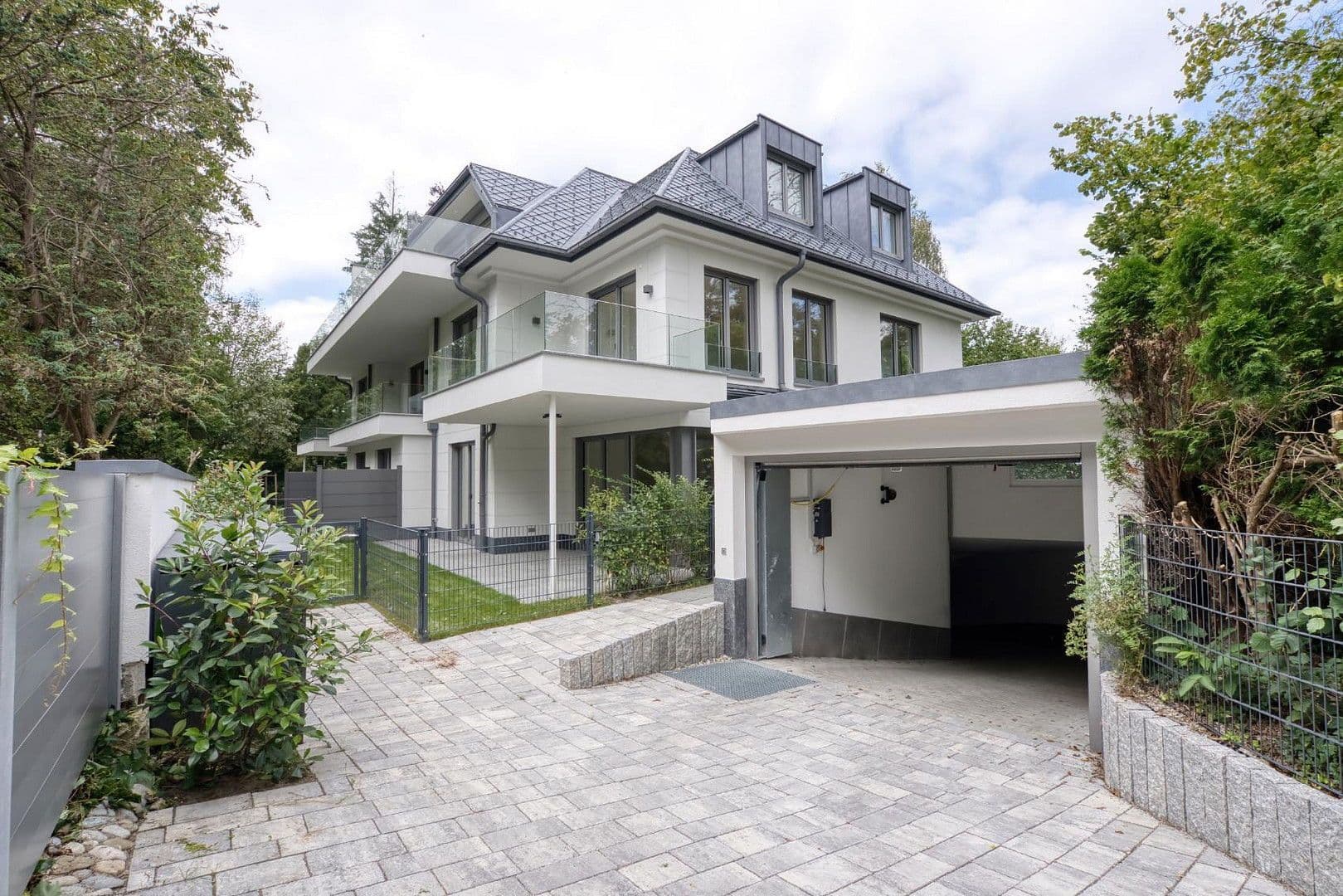 Pronájem bytu 3+1 102 m², Fürstenackerstr. 42, München, Bavorsko Pronájem bytu 3+1 102 m², Fürstenackerstr. 42, München, Bavorsko