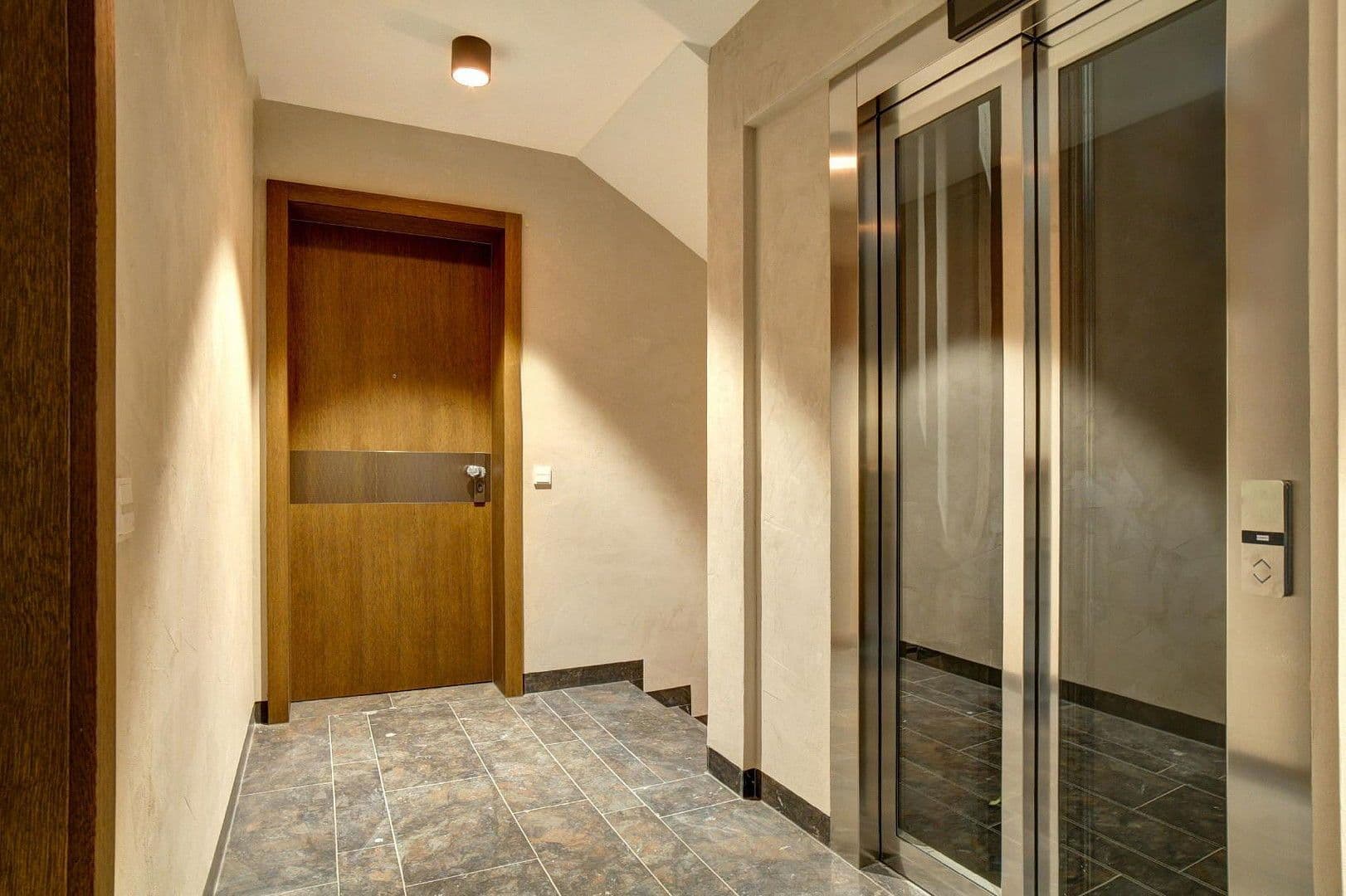 Pronájem bytu 3+1 102 m², Fürstenackerstr. 42, München, Bavorsko Pronájem bytu 3+1 102 m², Fürstenackerstr. 42, München, Bavorsko