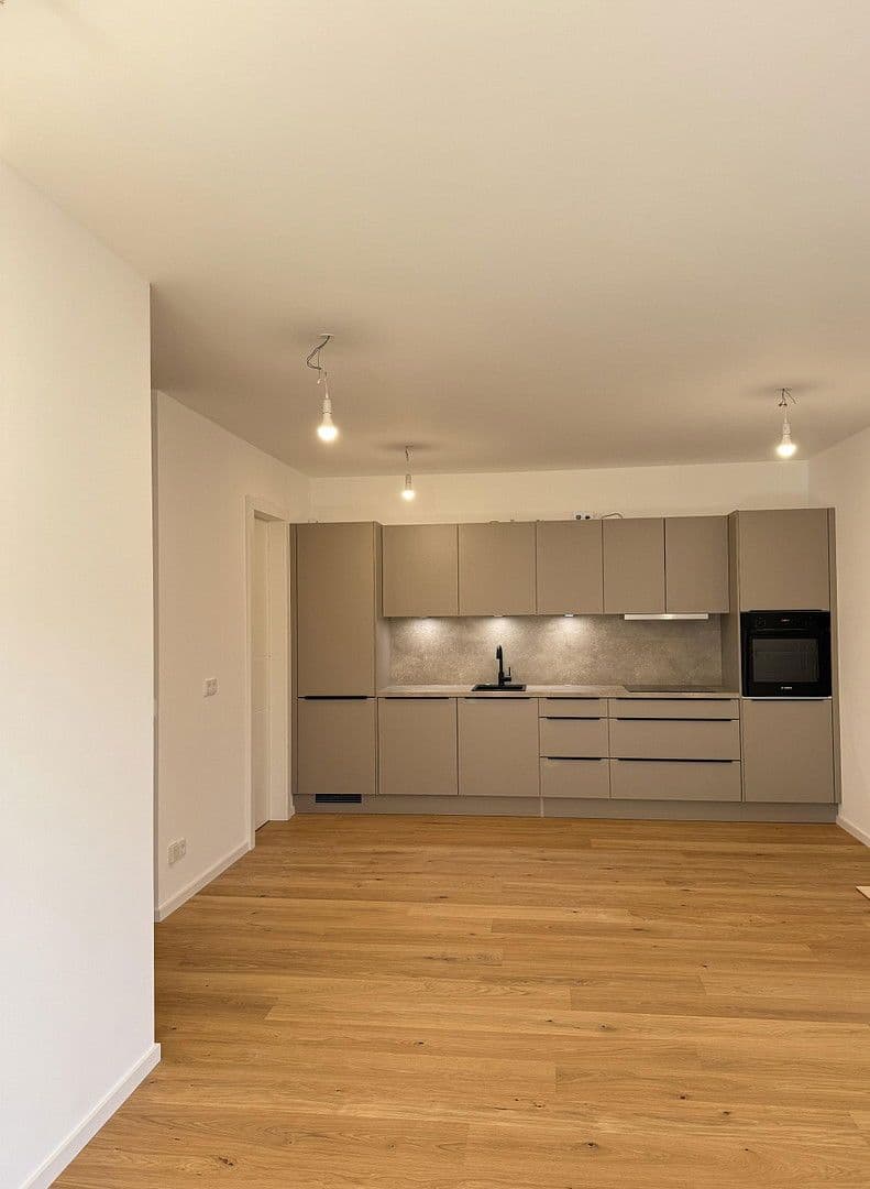 Pronájem bytu 3+1 102 m², Fürstenackerstr. 42, München, Bavorsko Pronájem bytu 3+1 102 m², Fürstenackerstr. 42, München, Bavorsko