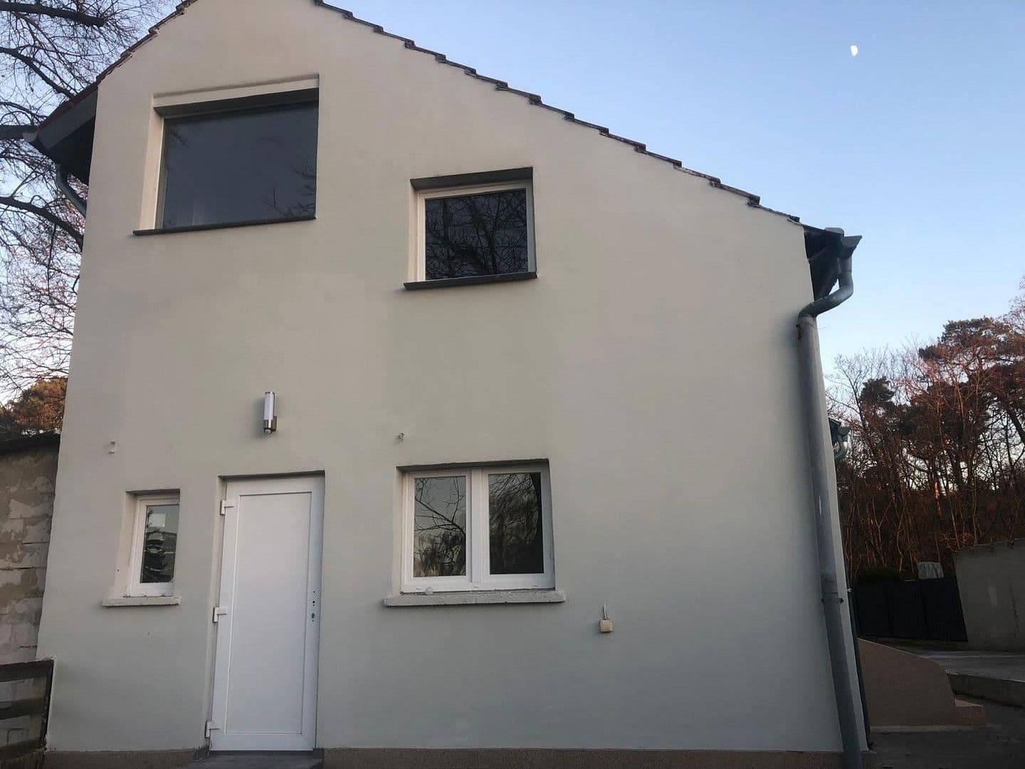 Pronájem domu 184 m², pozemek 1.300 m², Berlin, Berlín Pronájem domu 184 m², pozemek 1.300 m², Berlin, Berlín