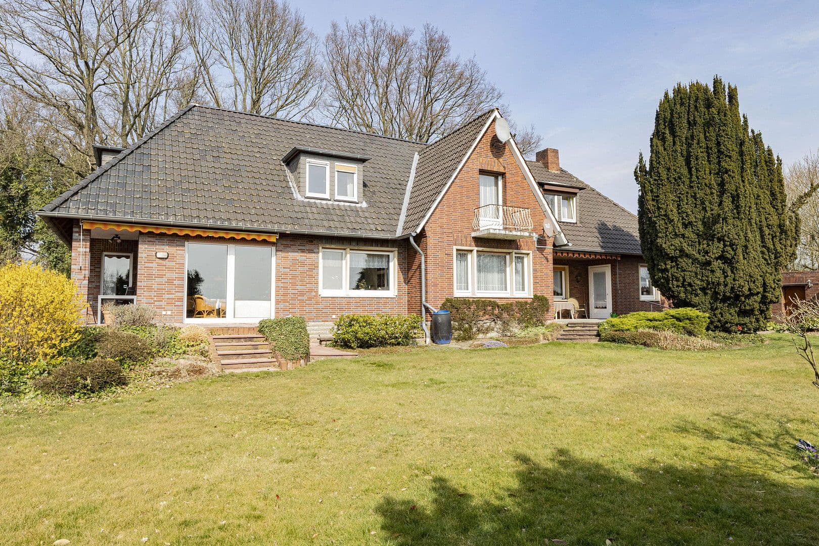 Prodej domu 258 m², pozemek 4.565 m², Petershagen, Severní Porýní-Vestfálsko Prodej domu 258 m², pozemek 4.565 m², Petershagen, Severní Porýní-Vestfálsko