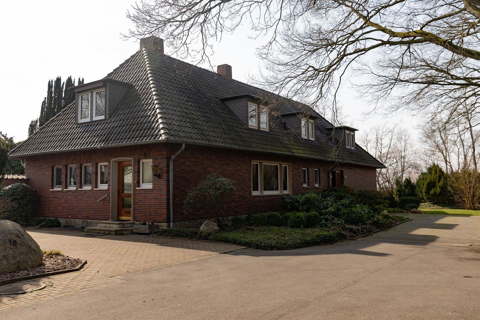 Prodej domu 258 m², pozemek 4.565 m², Petershagen, Severní Porýní-Vestfálsko Prodej domu 258 m², pozemek 4.565 m², Petershagen, Severní Porýní-Vestfálsko