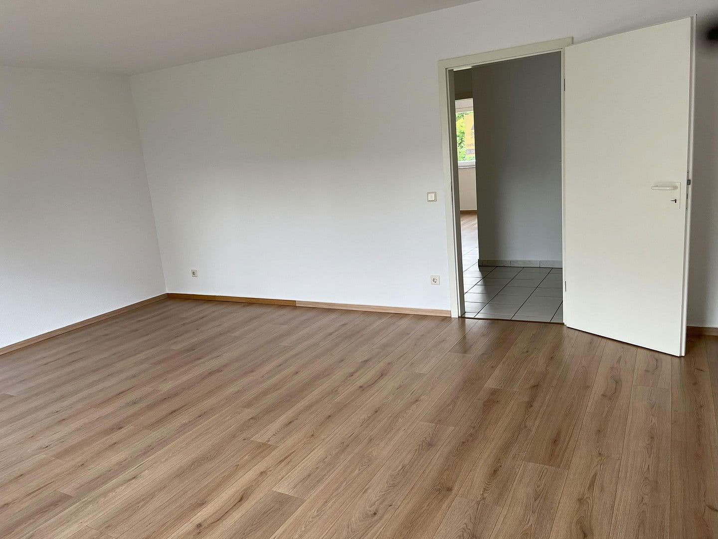 Pronájem bytu 2+1 65 m², Bonn Beuel Holzlar, Severní Porýní-Vestfálsko Pronájem bytu 2+1 65 m², Bonn Beuel Holzlar, Severní Porýní-Vestfálsko