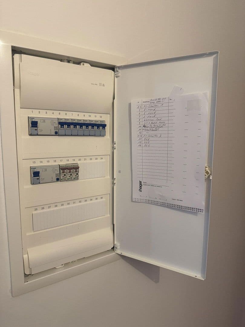 Pronájem bytu 3+1 91 m², Bremen, Bremen Pronájem bytu 3+1 91 m², Bremen, Bremen