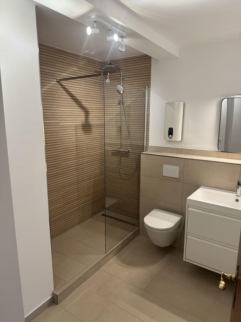 Pronájem bytu 3+1 91 m², Bremen, Bremen Pronájem bytu 3+1 91 m², Bremen, Bremen