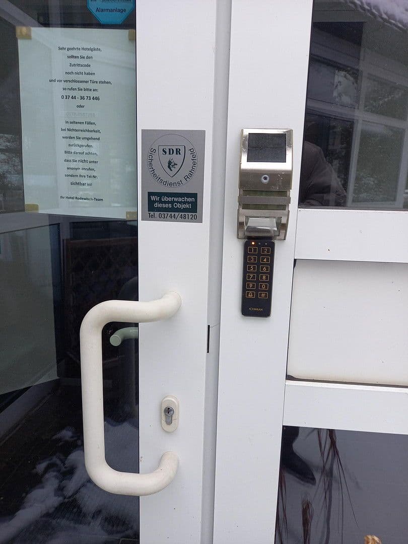 Prodej nebytového prostoru 1.799 m², Wernesgrüner Straße 39 d, Rodewisch, Sasko Prodej nebytového prostoru 1.799 m², Wernesgrüner Straße 39 d, Rodewisch, Sasko