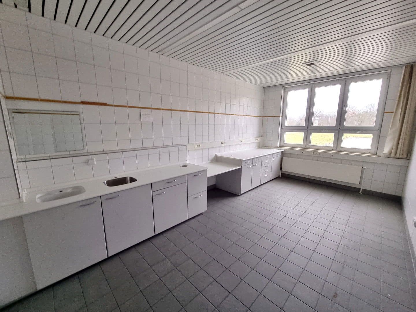 Prodej nebytového prostoru 19.000 m², Lützowstr. 1, Stavenhagen, Mecklenburg-Vorpommern Prodej nebytového prostoru 19.000 m², Lützowstr. 1, Stavenhagen, Mecklenburg-Vorpommern